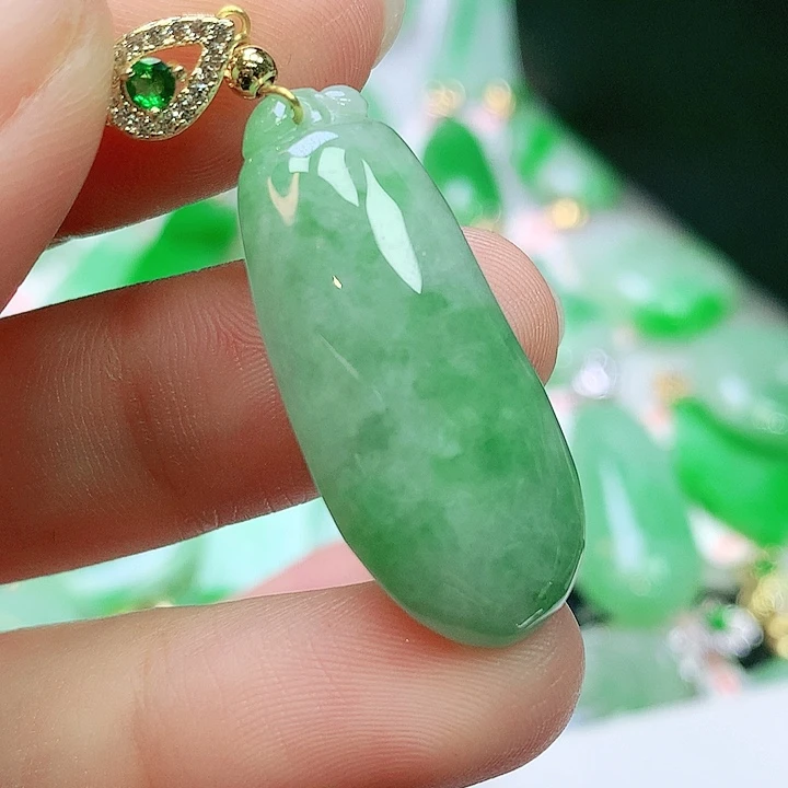 翡翠未镶嵌颈饰翡翠