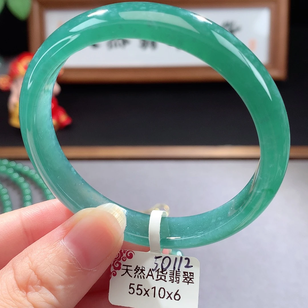 未镶嵌手镯（圆镯）翡翠