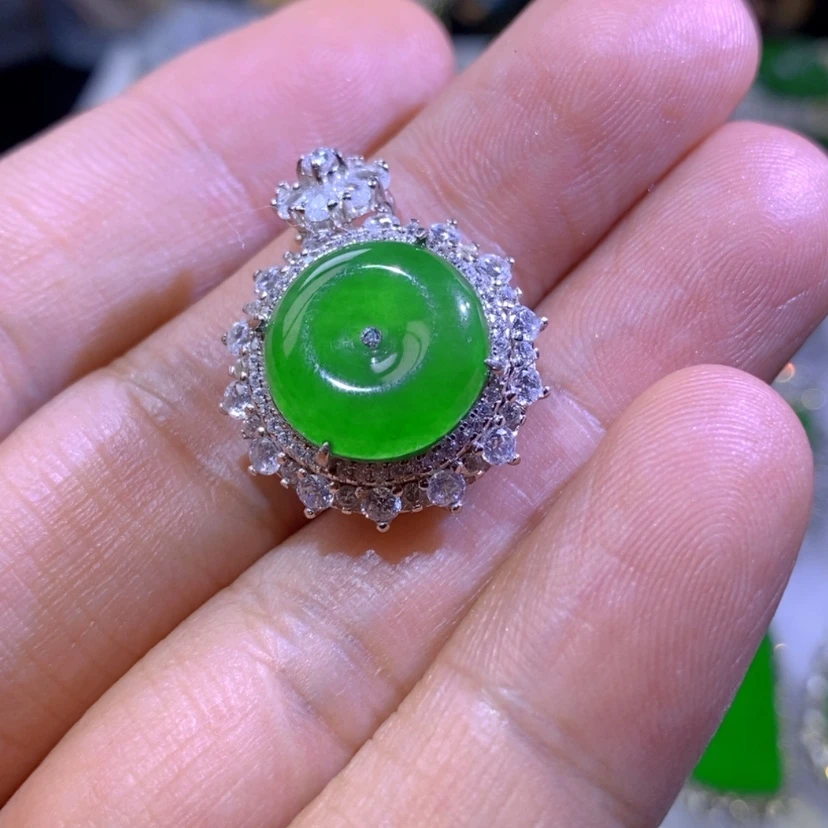 【闪购商品】翡翠挂件银S925镶嵌猪*天然翡翠