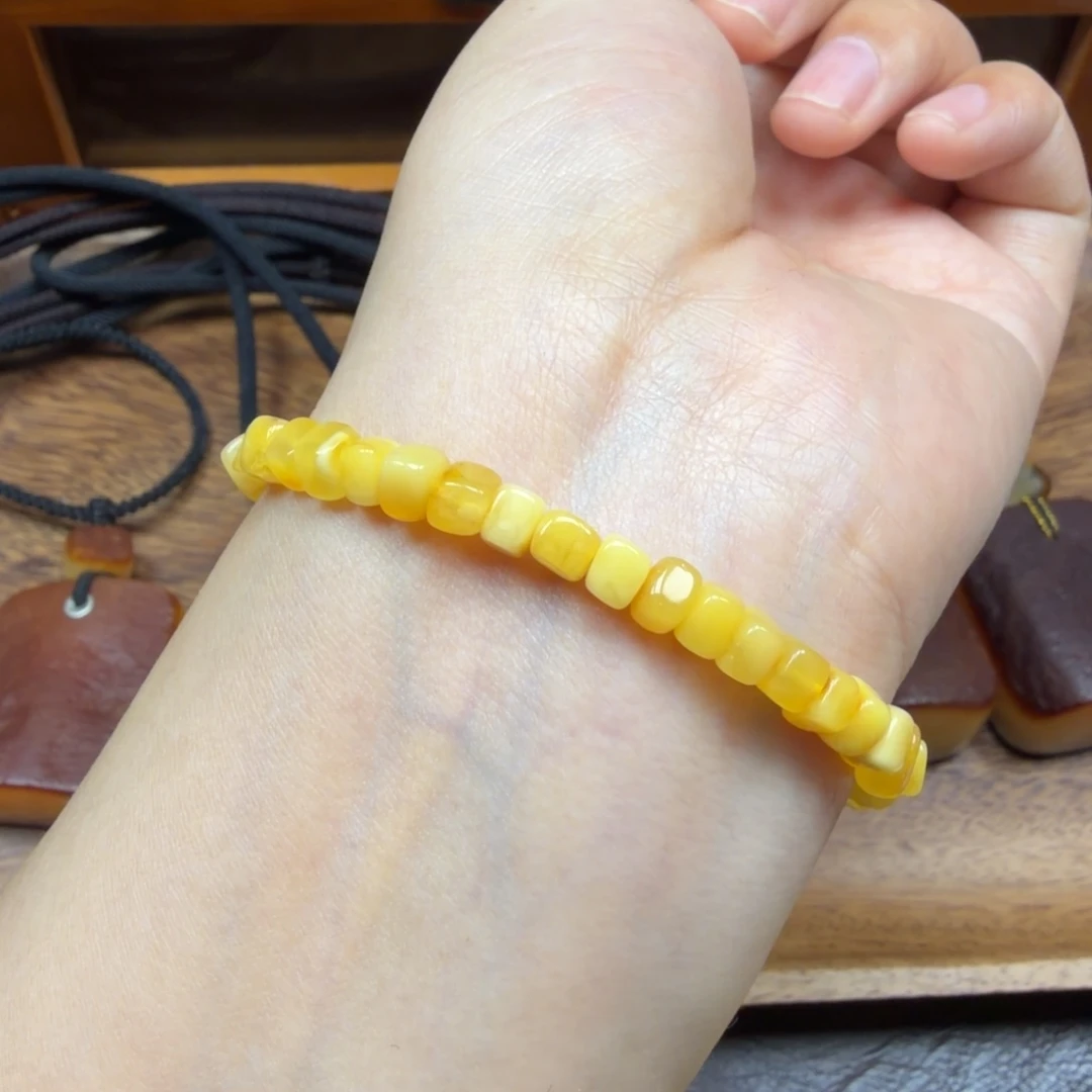 琥珀未镶嵌吊坠(赠链)