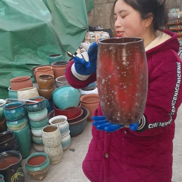 红陶瑕疵一个盆子。。。