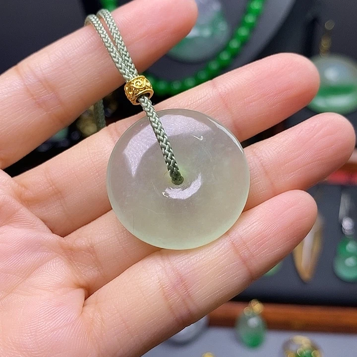 吊坠(赠链)未镶嵌翡翠