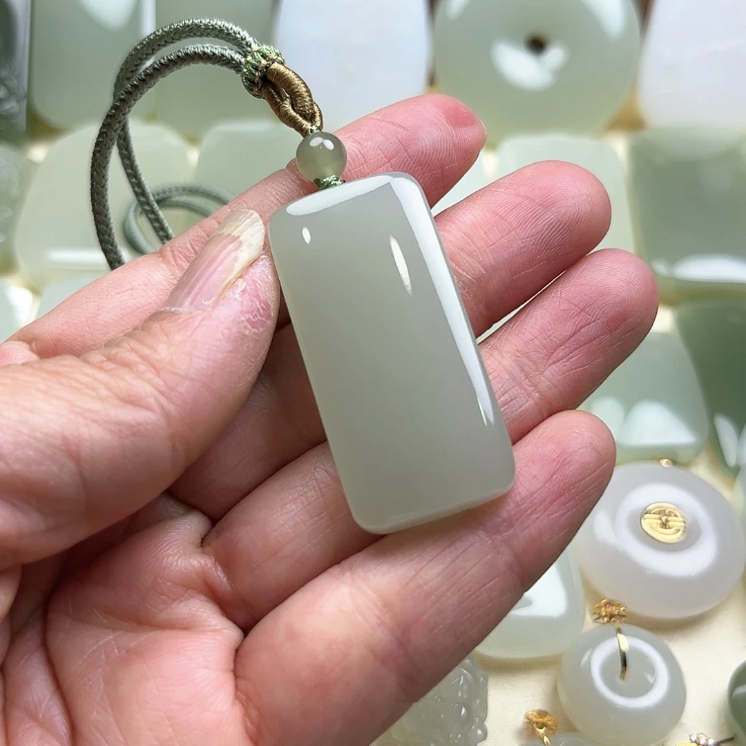 和田玉挂件未镶嵌