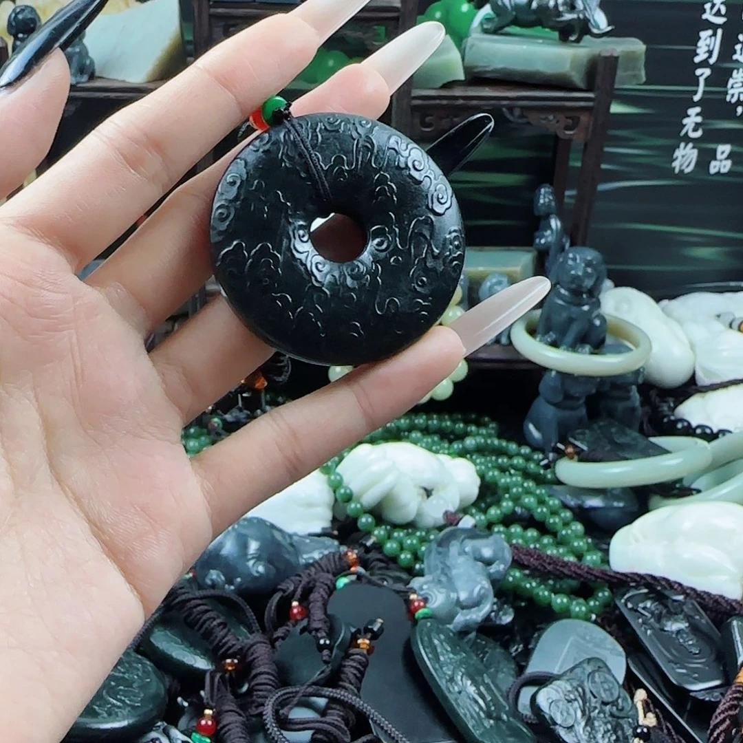 颈饰未镶嵌和田玉