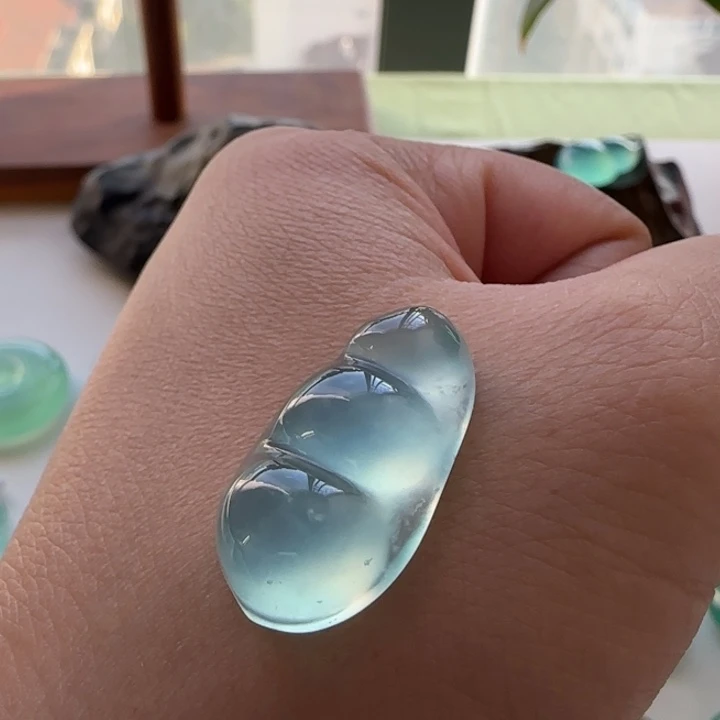 岫玉未镶嵌颈饰岫玉