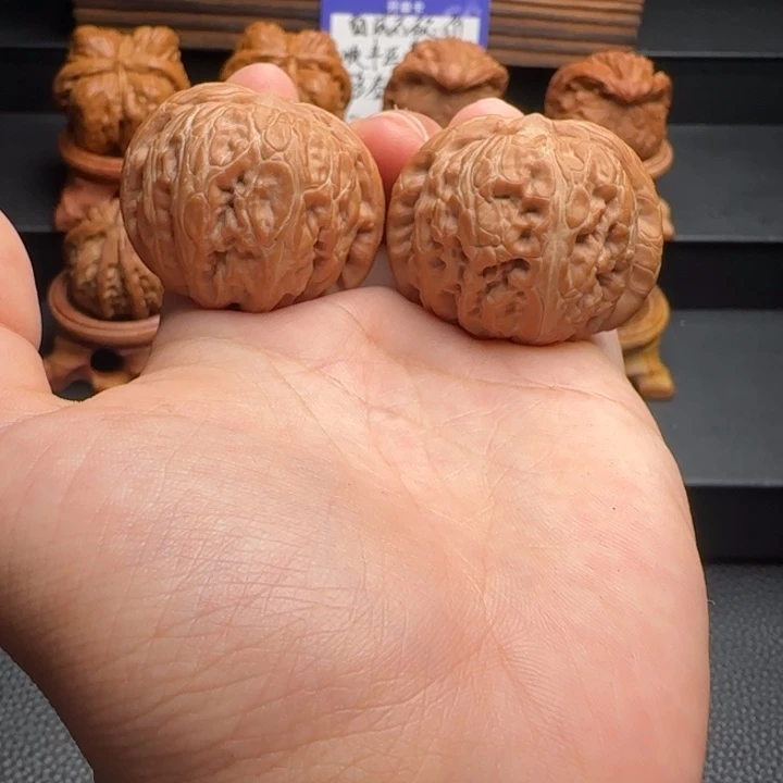 文玩核桃把件元宝