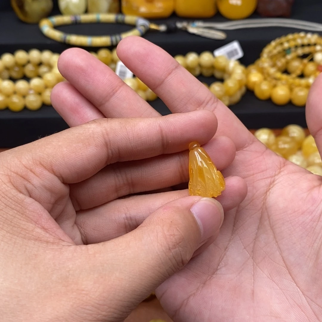 未镶嵌琥珀裸石小吊坠