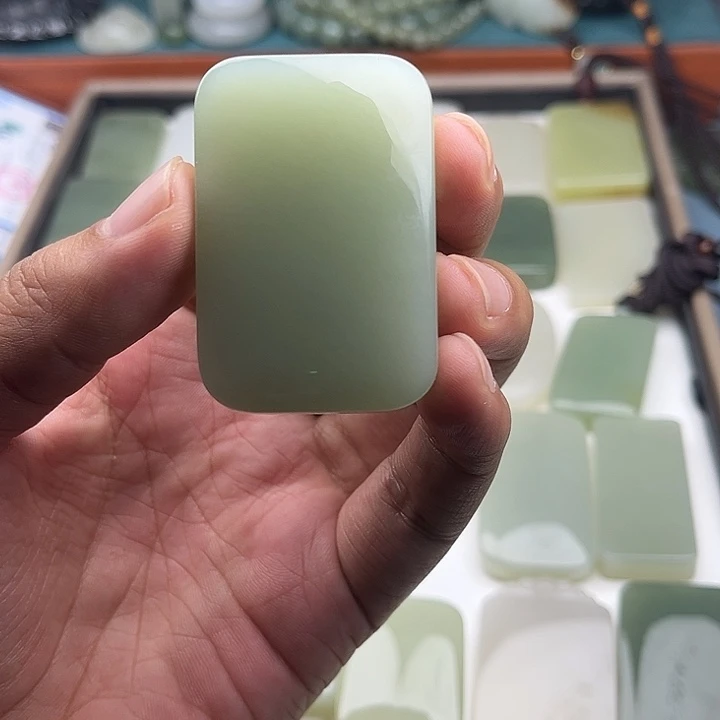 「***」和田玉（糖玉）未镶嵌颈饰