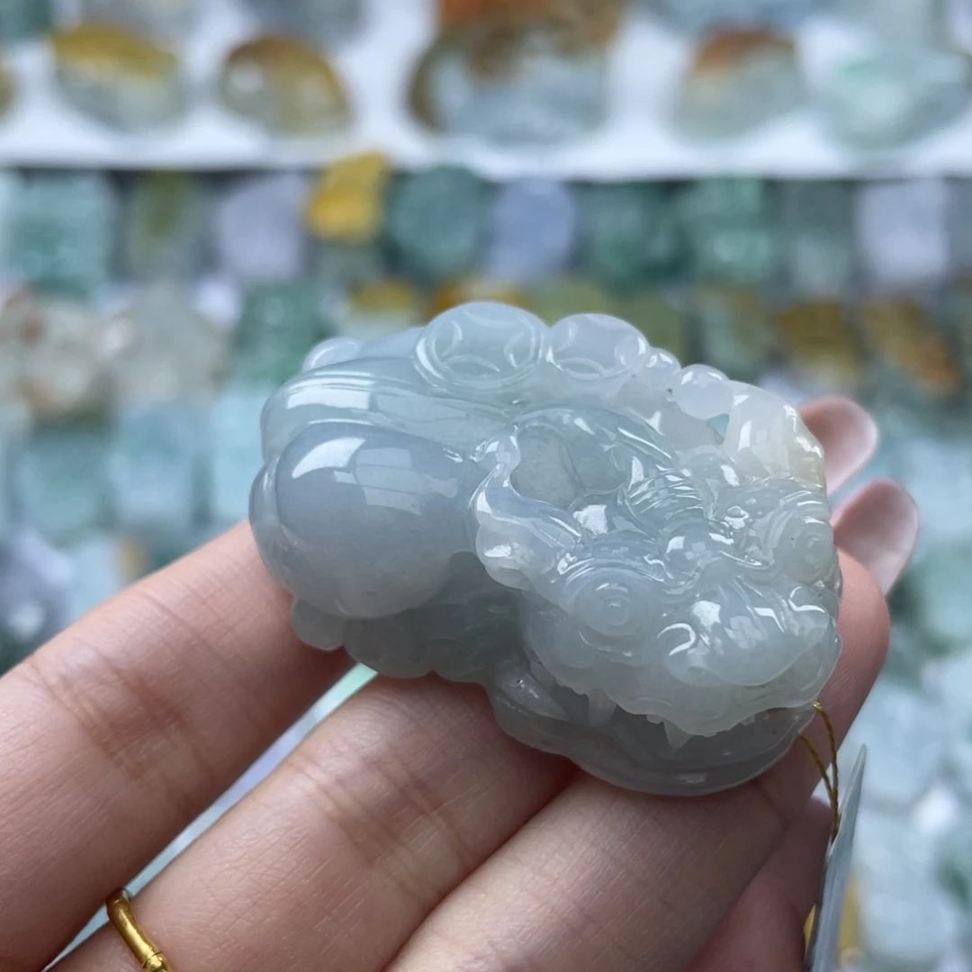 颈饰未镶嵌翡翠貔貅
