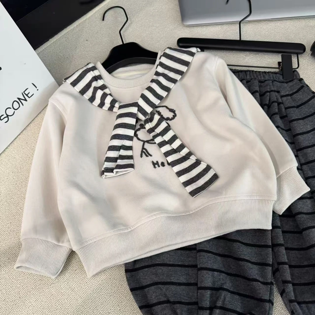 2025年秋季儿童新款长袖休闲百搭宽松时尚21093米色卫衣