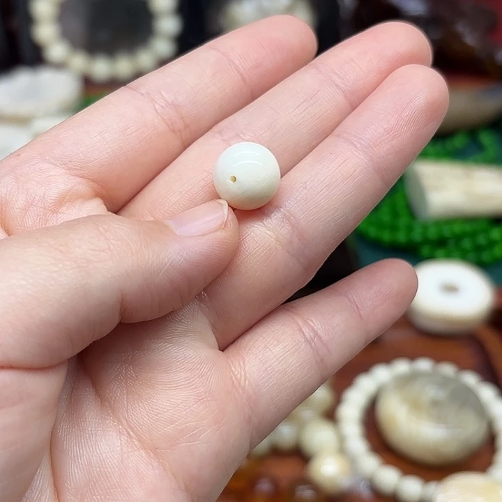 陶瓷黄润12的大嘴一颗