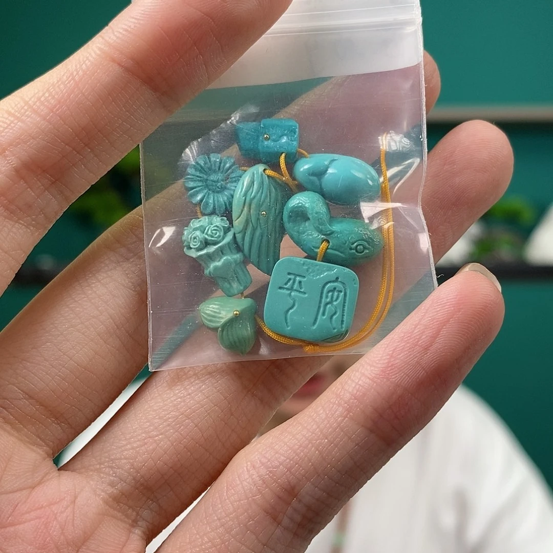 绿松石未镶嵌珠宝奇石
