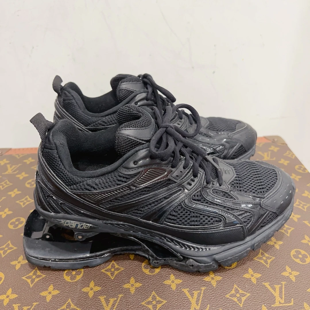99新 Balenciaga/巴黎世家 运动鞋 尺码40成色看直播GSS23021