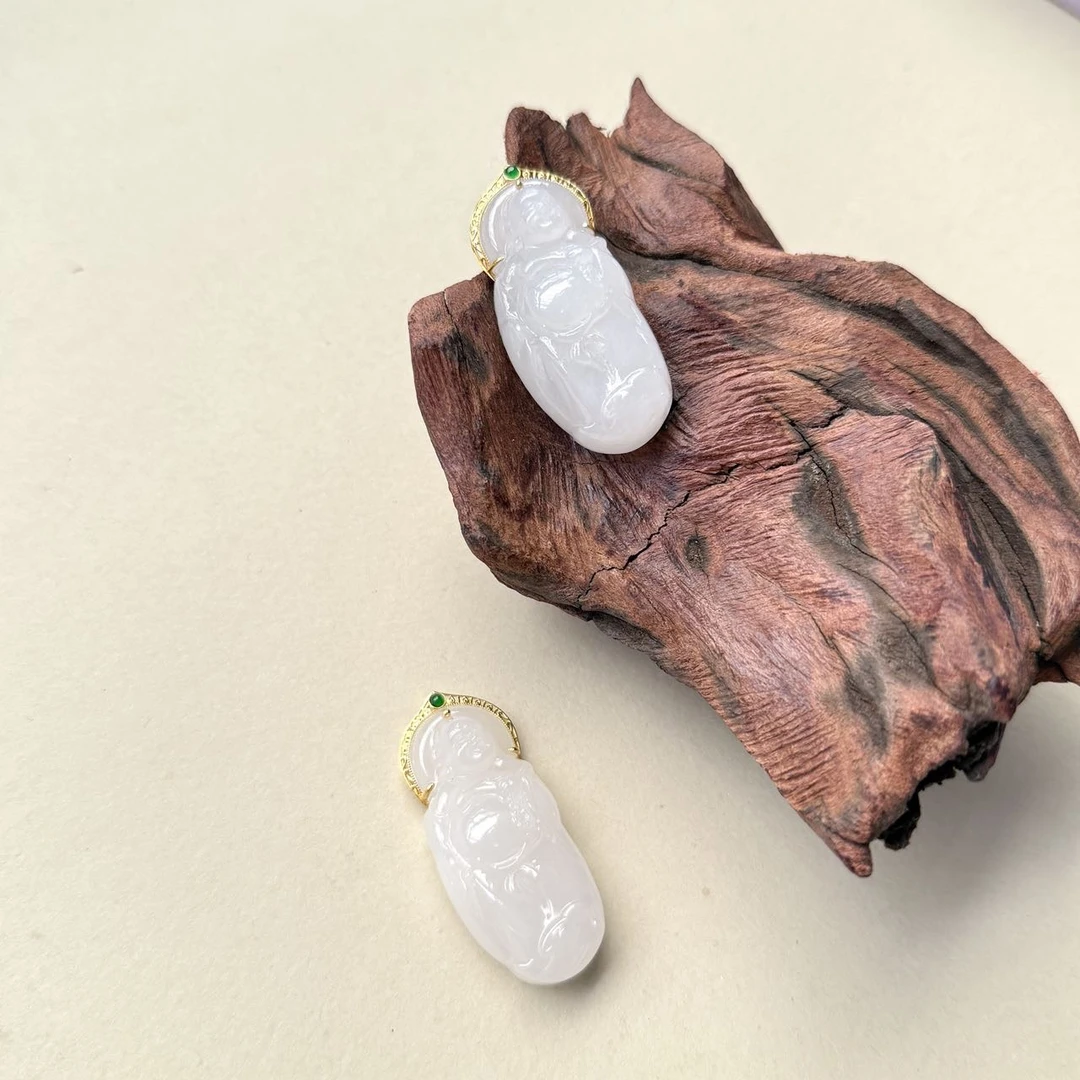 【小宝珠宝】22 S82907-18k金镶和田玉吊坠-多样性发其一41*19*11mm