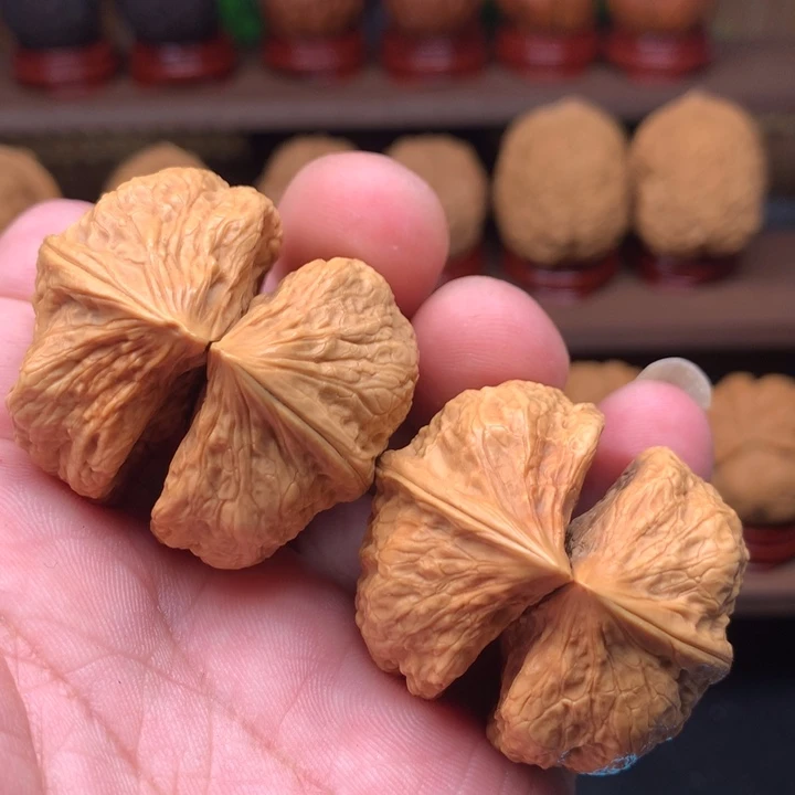 文玩核桃吊坠一****生蝴蝶