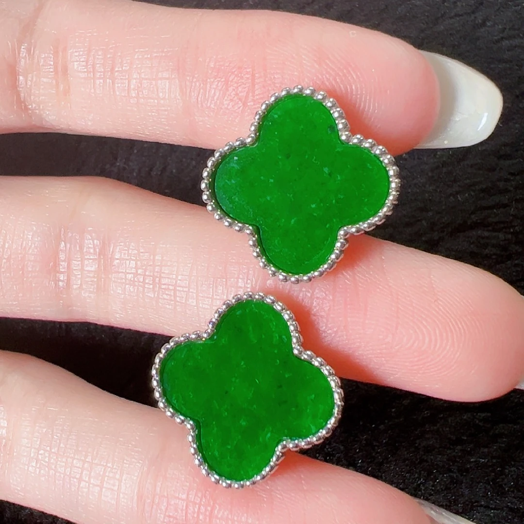 翡翠未镶嵌耳饰签收后24小时鉴赏期，过时不退