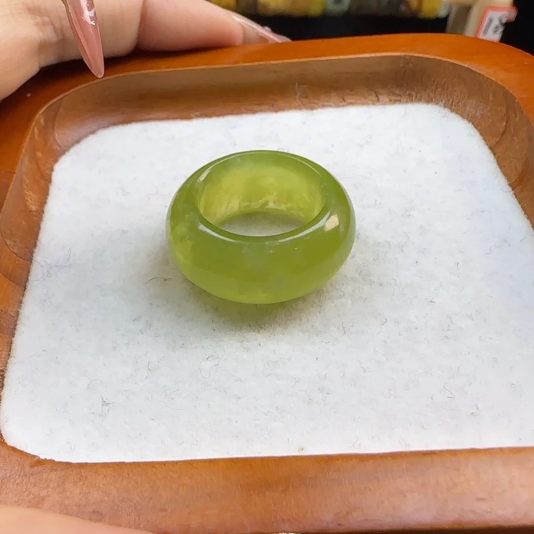 蛇纹石玉内径17.1合金圣*堂