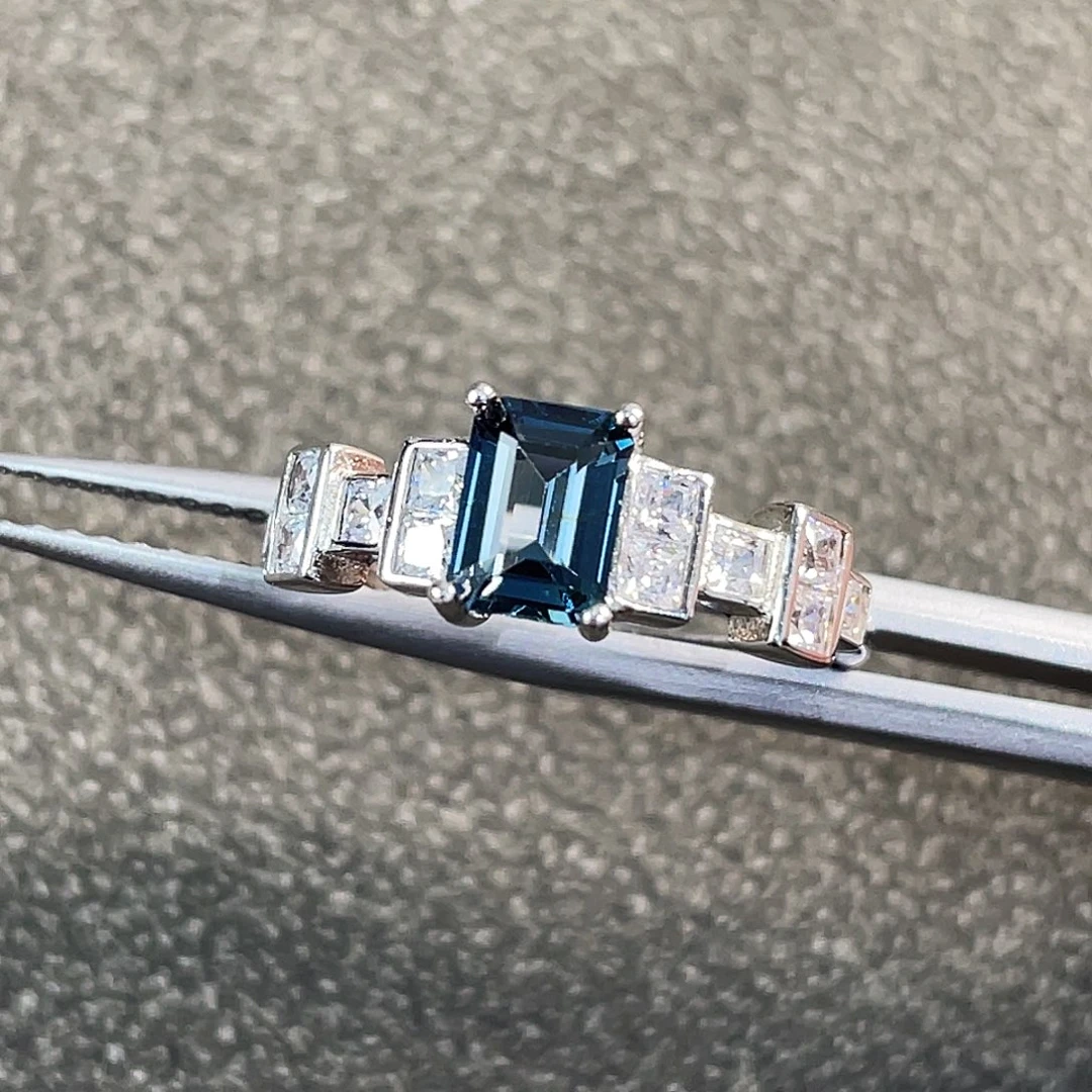 戒指银S925镀金镶嵌尖晶石