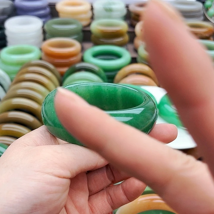 未镶嵌手镯（圆镯）石英质玉7****）