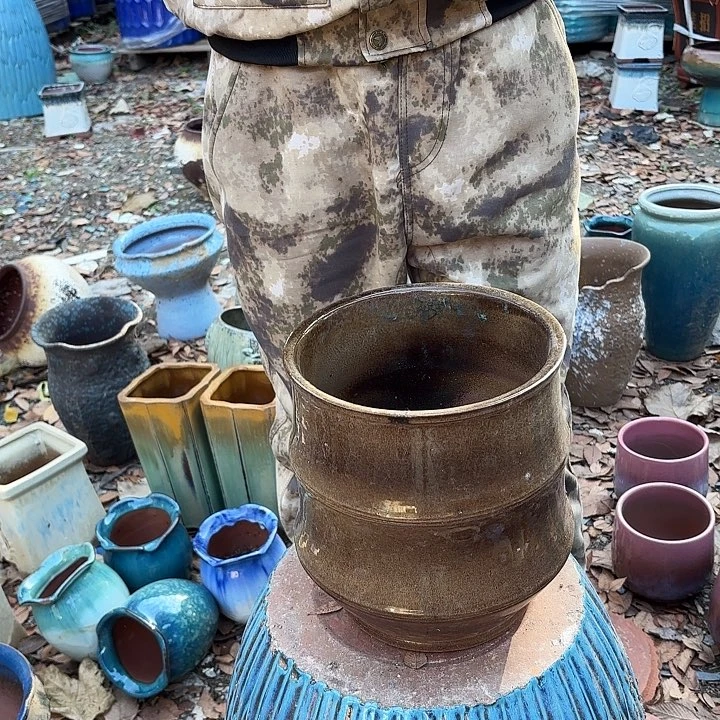 高度23厘米口21厘米