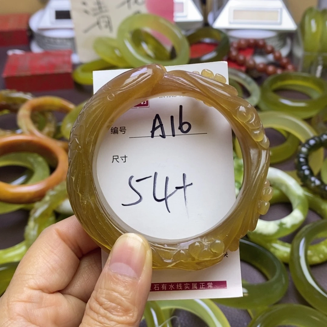 时***间蛇纹石玉未镶嵌手镯