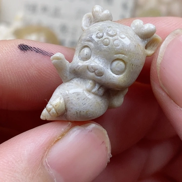 颈饰未镶嵌硅化珊瑚（珊瑚玉）小