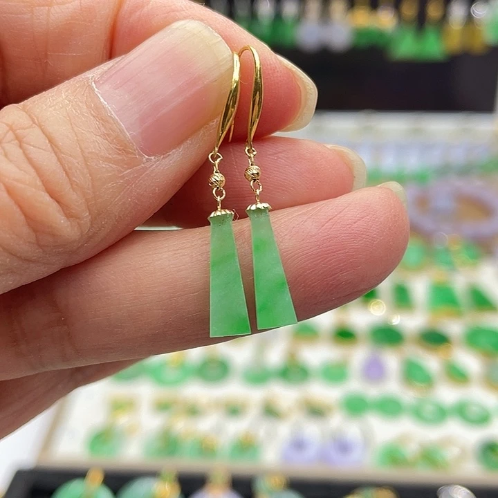 翡翠18K金镶嵌耳饰