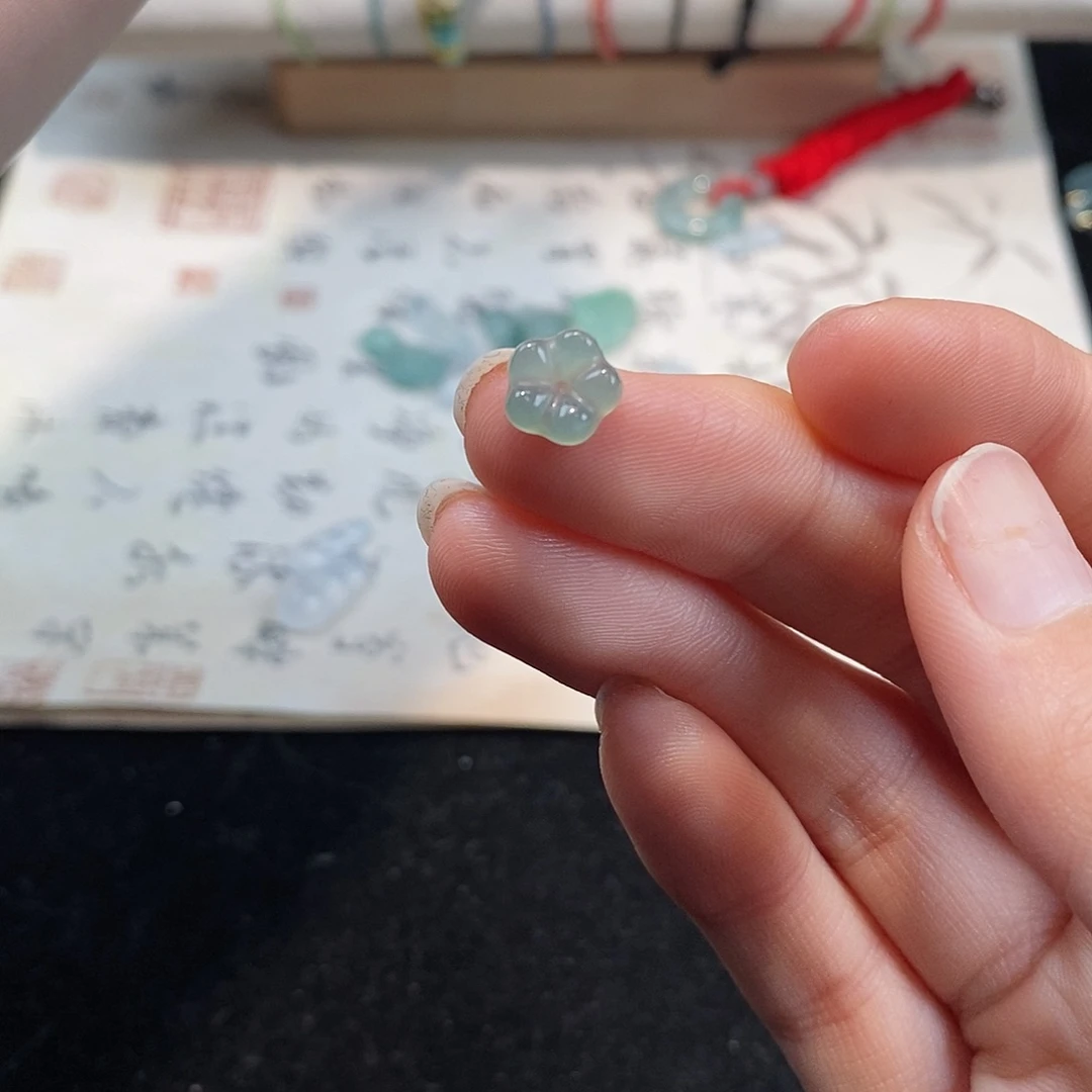 翡翠颈饰未镶嵌天然翡翠