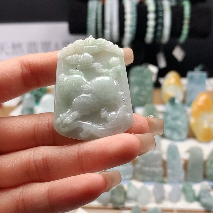 吊坠(不含链)未镶嵌翡翠