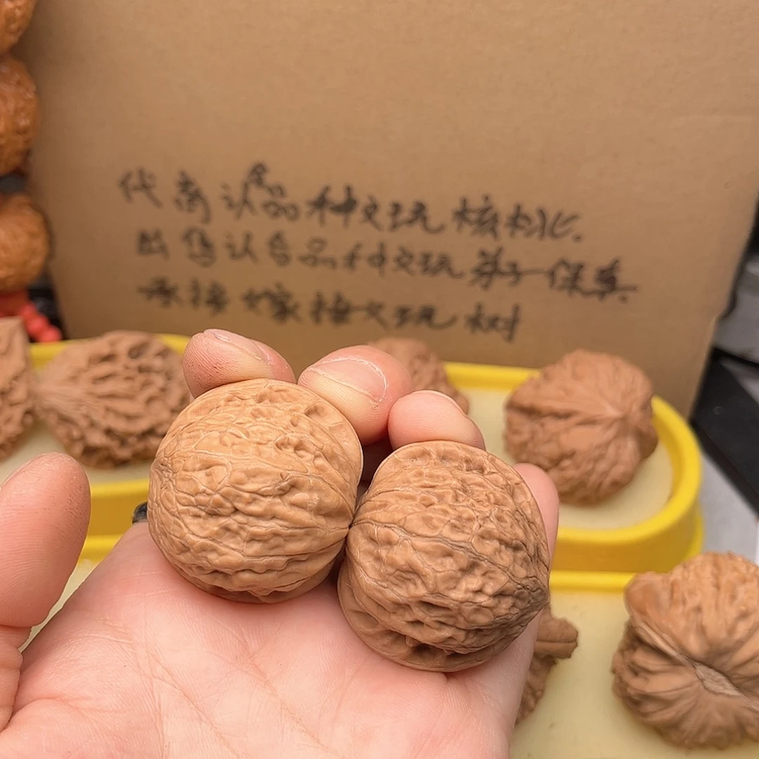 若***薇文玩核桃吊坠铁锤黄尖不退不换35