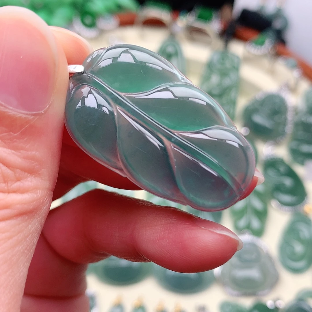 翡翠未镶嵌颈饰吊坠