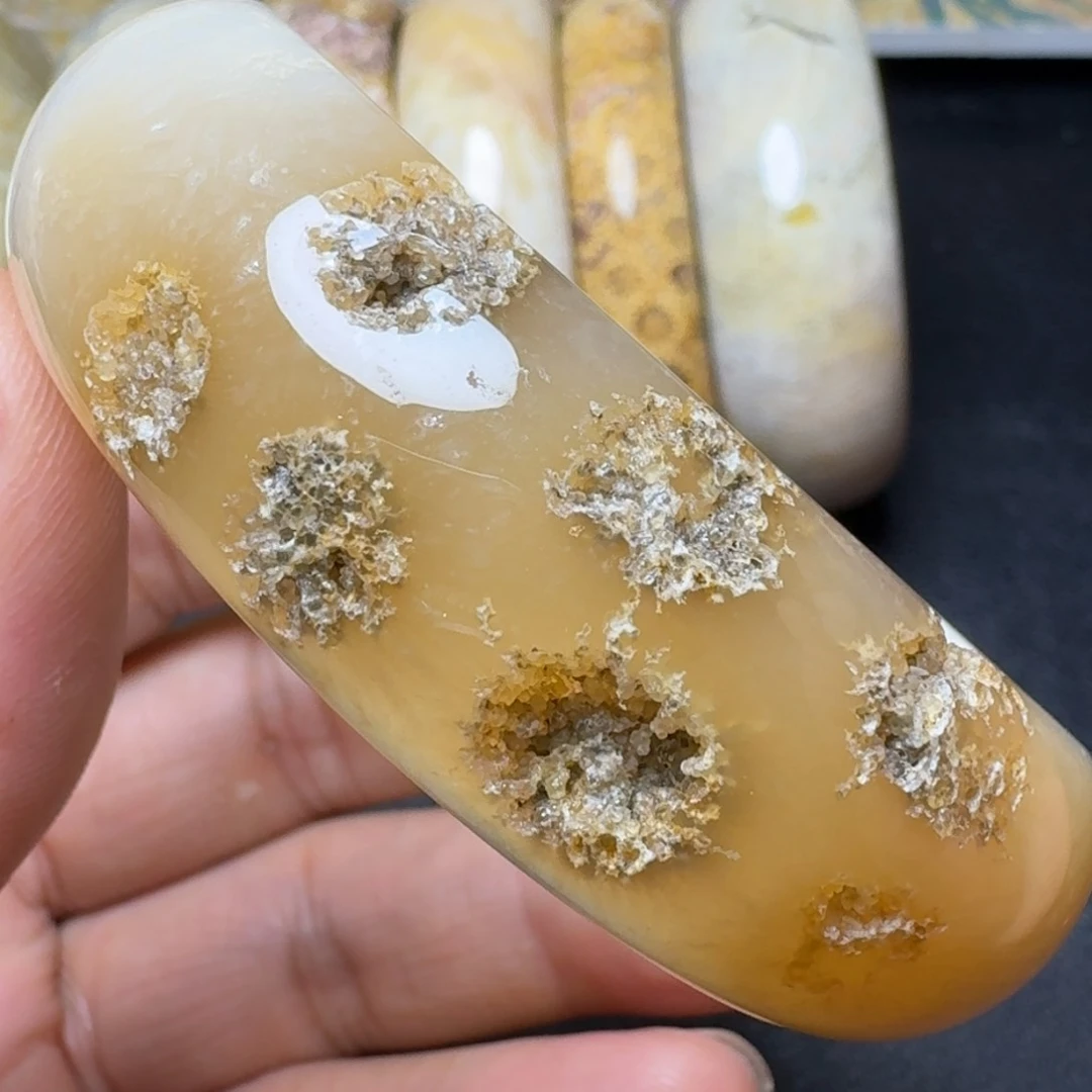 硅化玉天然色有机玉石保真色未镶嵌58圈口骨骼大花