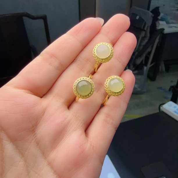 天然和田玉蛋面戒指多样性发其一ly颜色随机