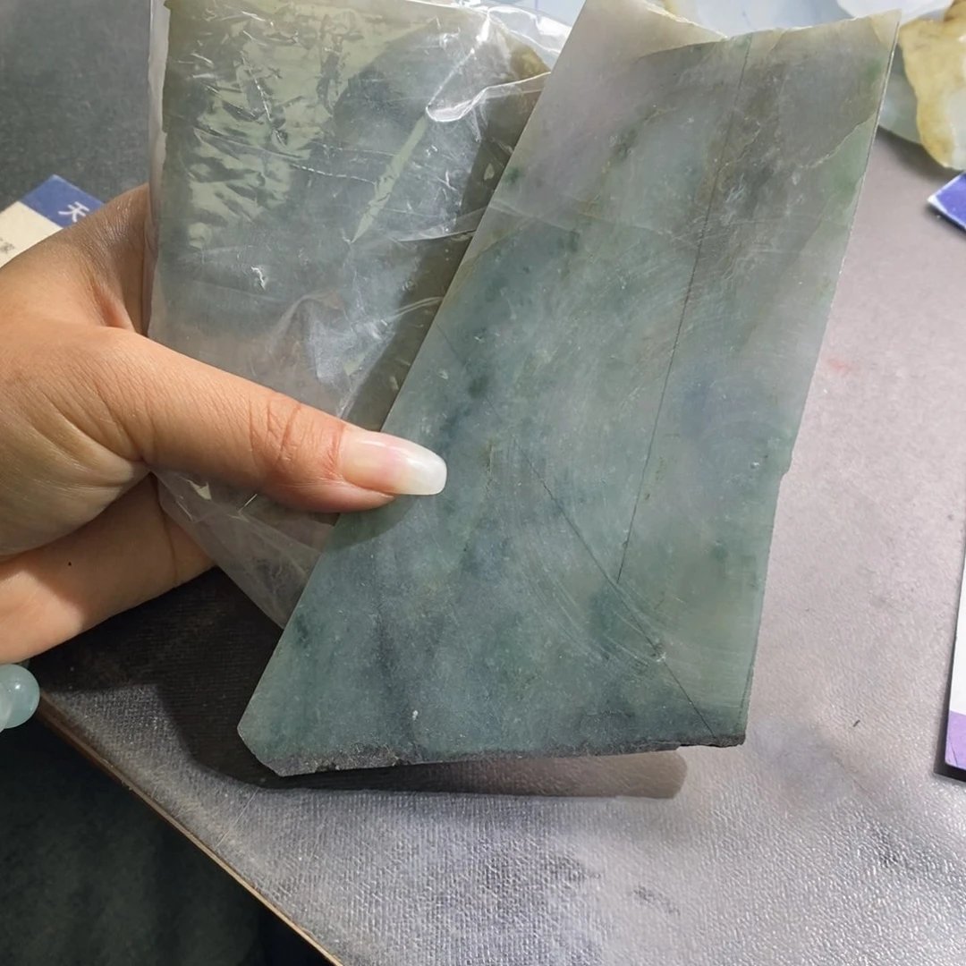 未镶嵌挂件翡翠悟*