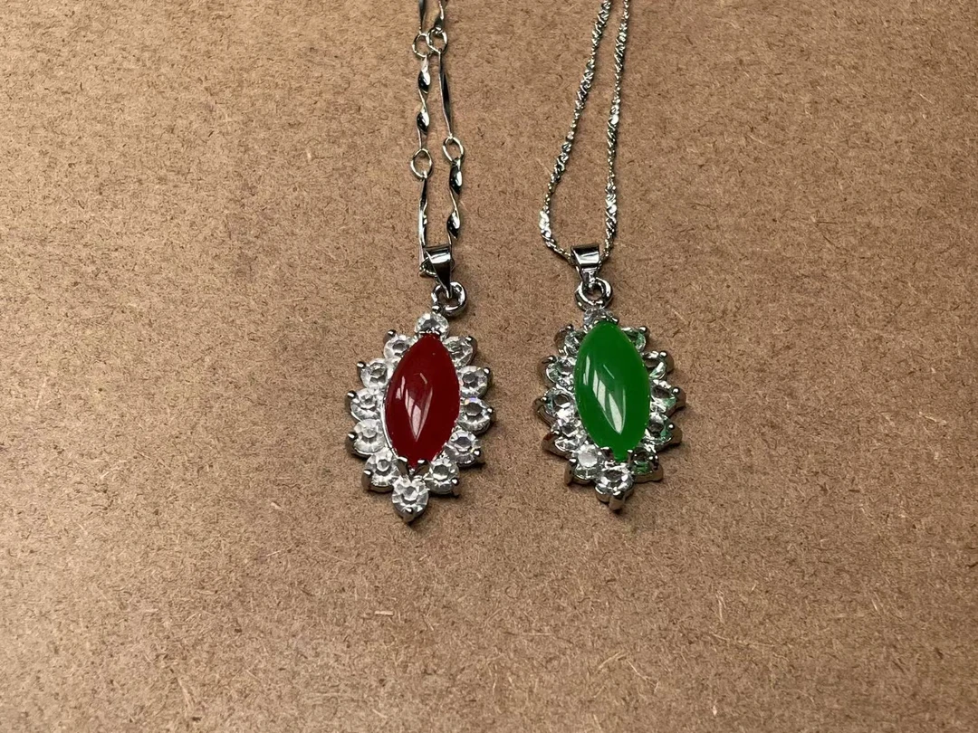 围钻玉吊坠 无礼盒（赠链随机发） D070