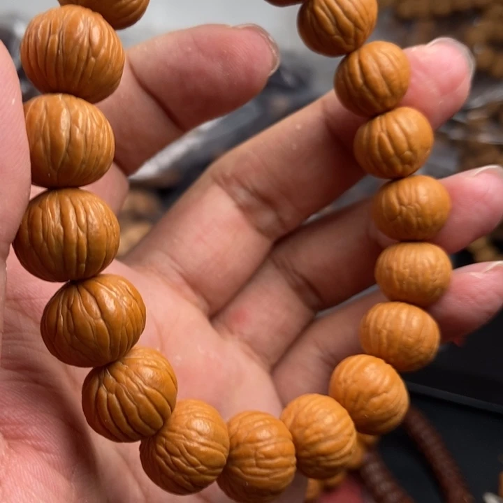 猴头核桃吊坠文玩手串