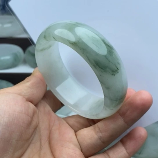 开****未镶嵌手镯石英质玉（金丝玉）