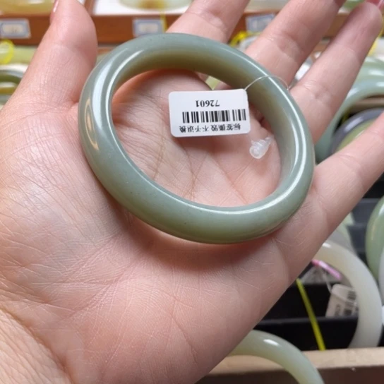 【闪购商品】和田玉手镯未镶嵌56.5