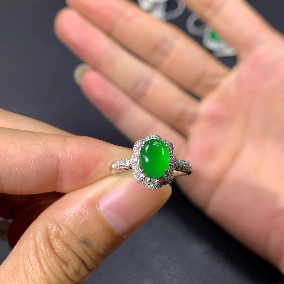 翡翠戒指18K金镶嵌翡翠