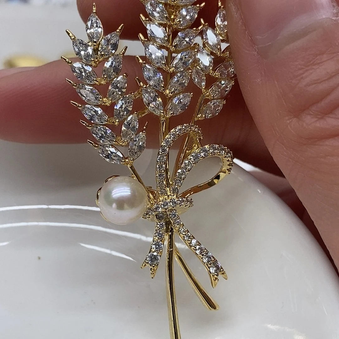 海水珍珠合金胸饰