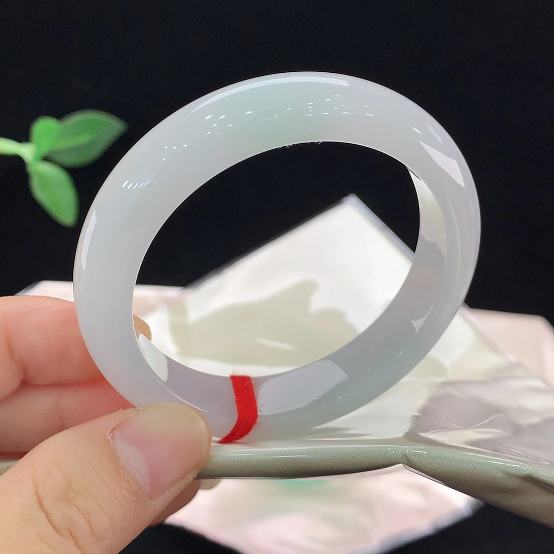 b****翡翠未镶嵌手镯0534