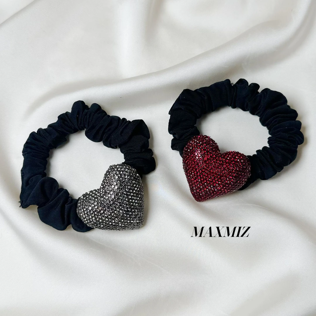 东大门 韩国进口气质少女简约秋冬满钻爱心小肠圈 2680