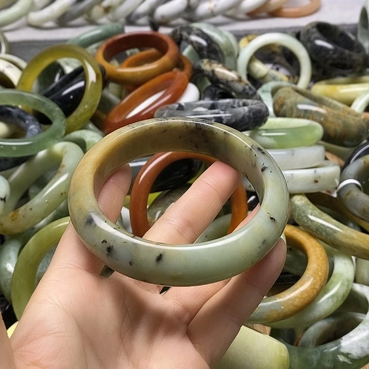 蛇纹石玉未镶嵌手镯