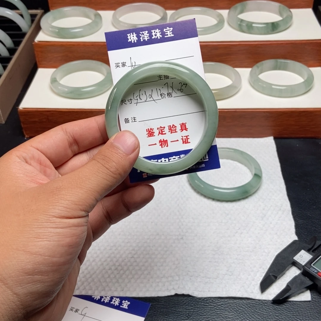 枍***兮石英质玉未镶嵌手镯10