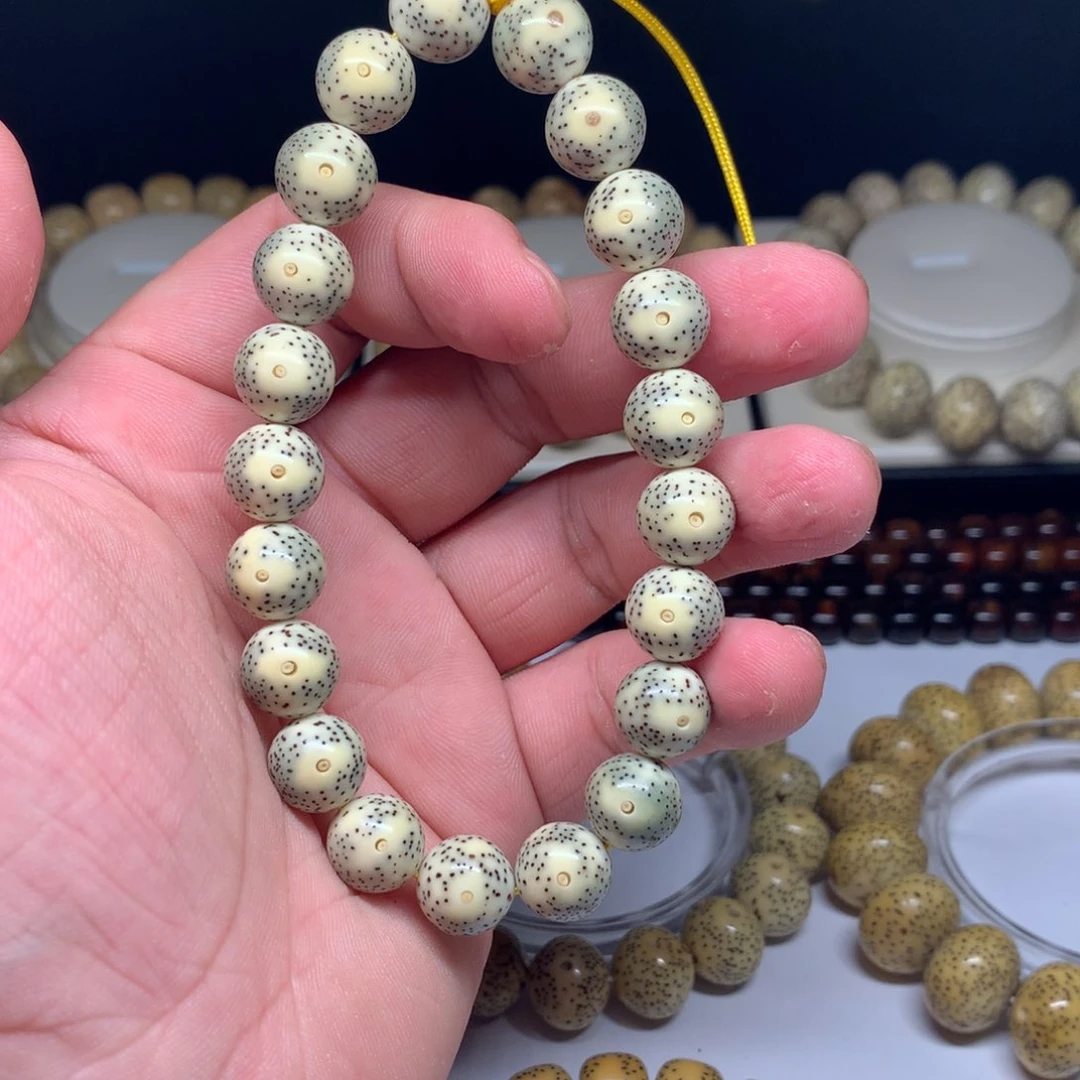 星月菩提吊坠海南原生态11圆珠手持