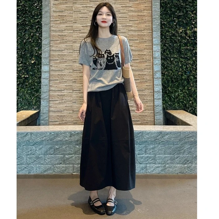 多巴胺穿搭韩系小个子灰色正肩卡通T恤搭半身裙减龄遮肉显瘦套装