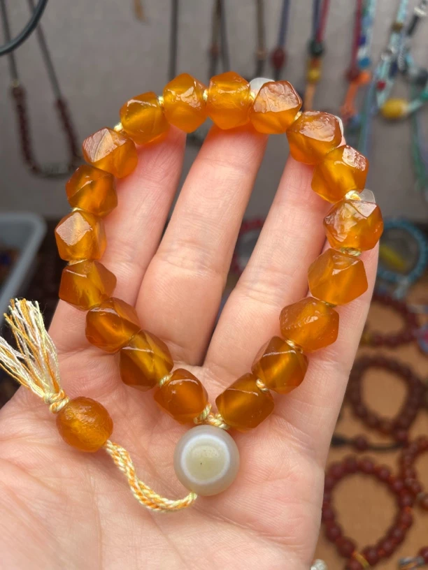 黄糖八楞珠-老玛瑙手串-八方来财