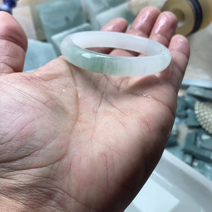 石英质玉手镯未镶嵌?****盻加工定制