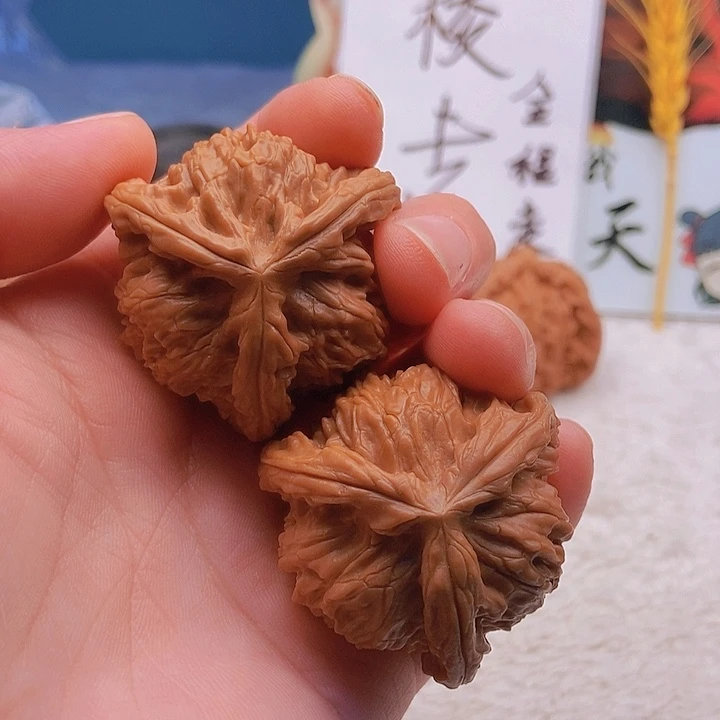 吊坠文玩核桃，*三棱