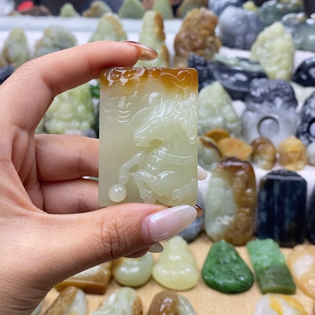 和田玉未镶嵌颈饰